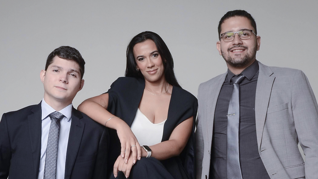 Advogados Guilherme, Bárbara e Luis Eduardo, respectivamente